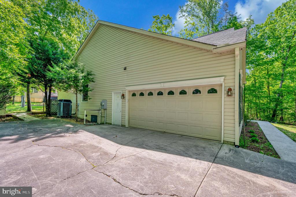 317 Edgehill Dr