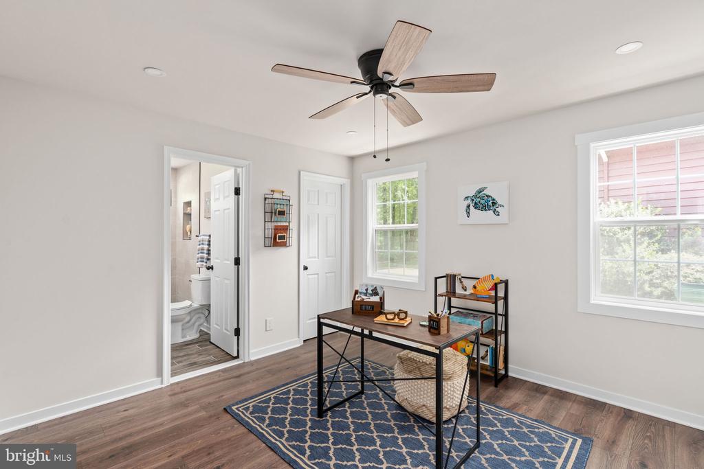 121 BIRCHSIDE CIRCLE