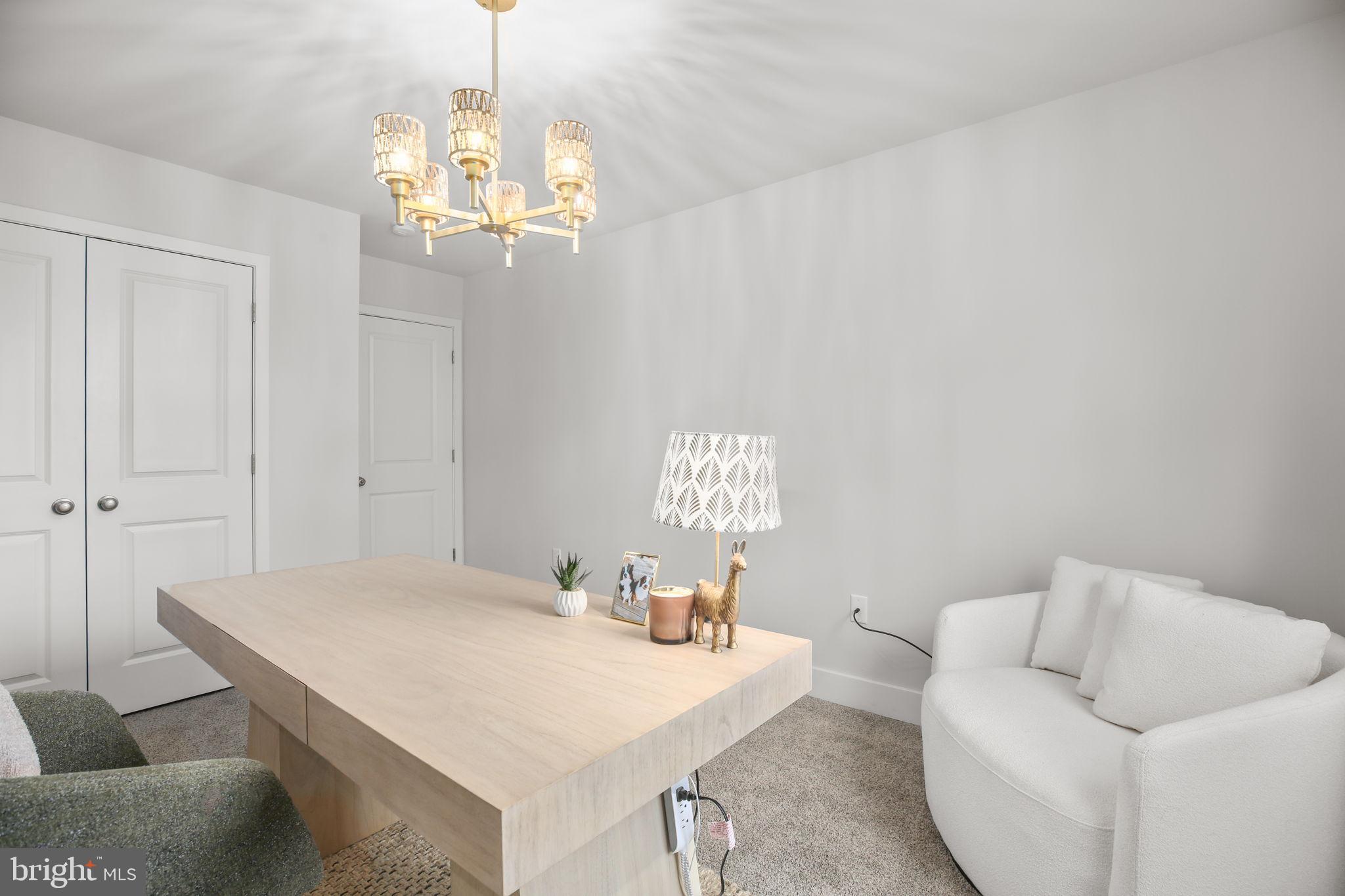 2102 LAKEVIEW PARKWAY