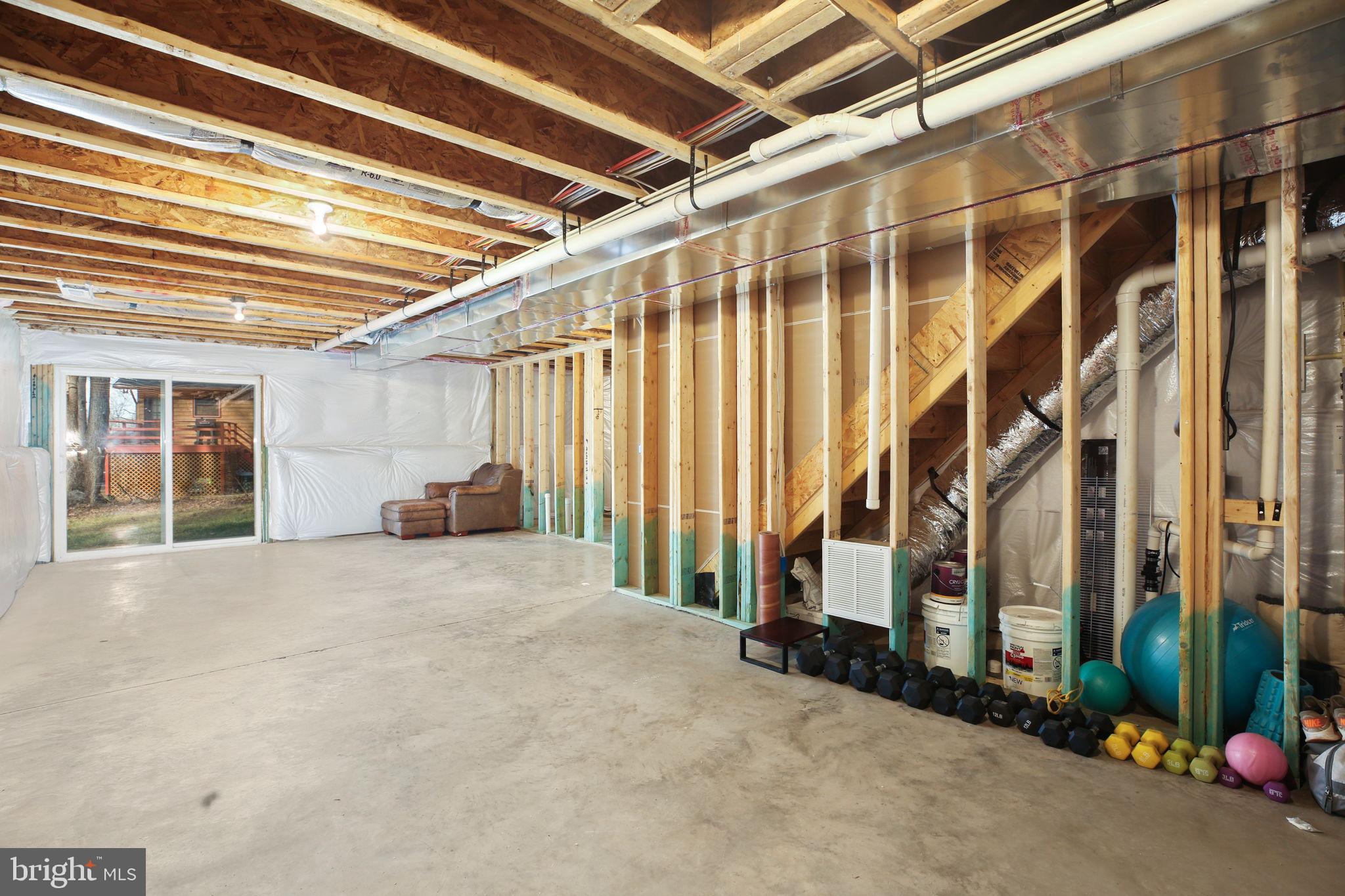 2102 LAKEVIEW PARKWAY