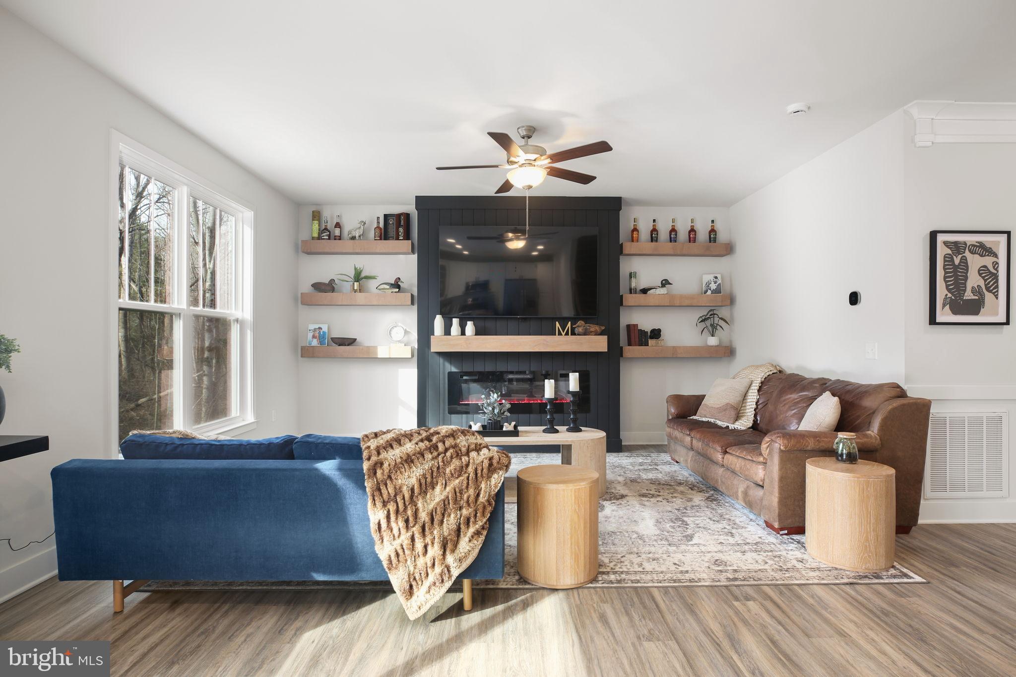 2102 LAKEVIEW PARKWAY