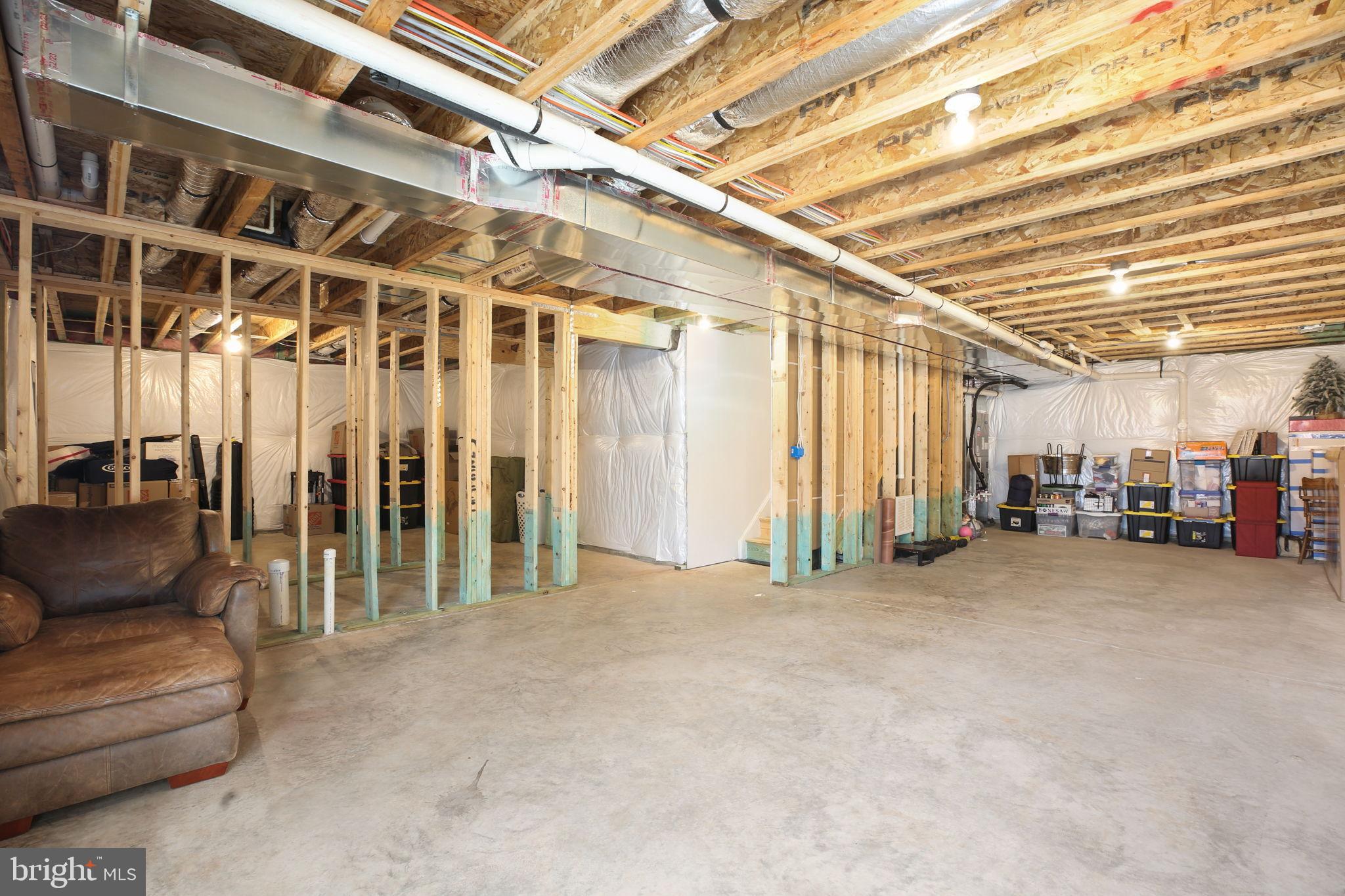 2102 LAKEVIEW PARKWAY