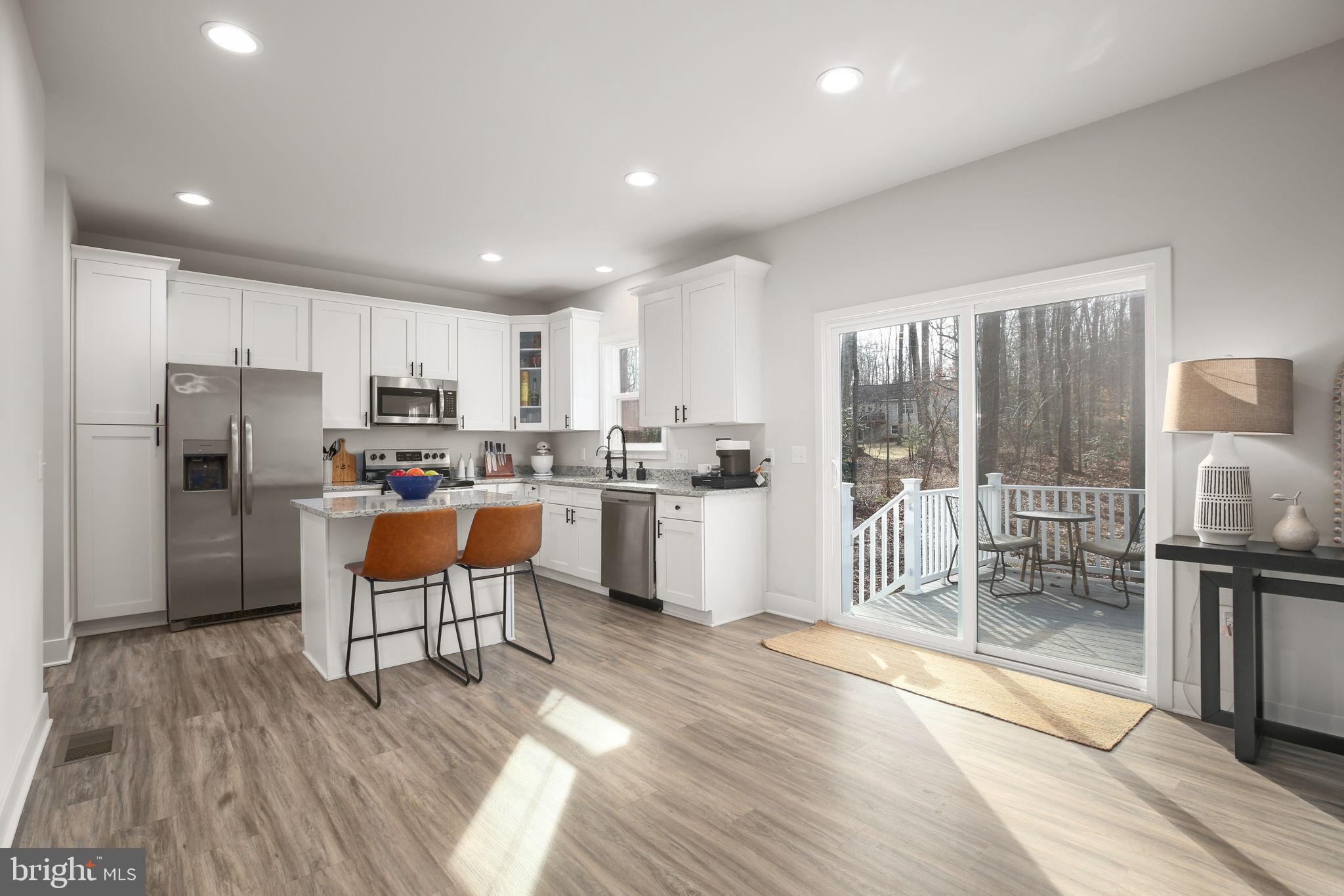 2102 LAKEVIEW PARKWAY