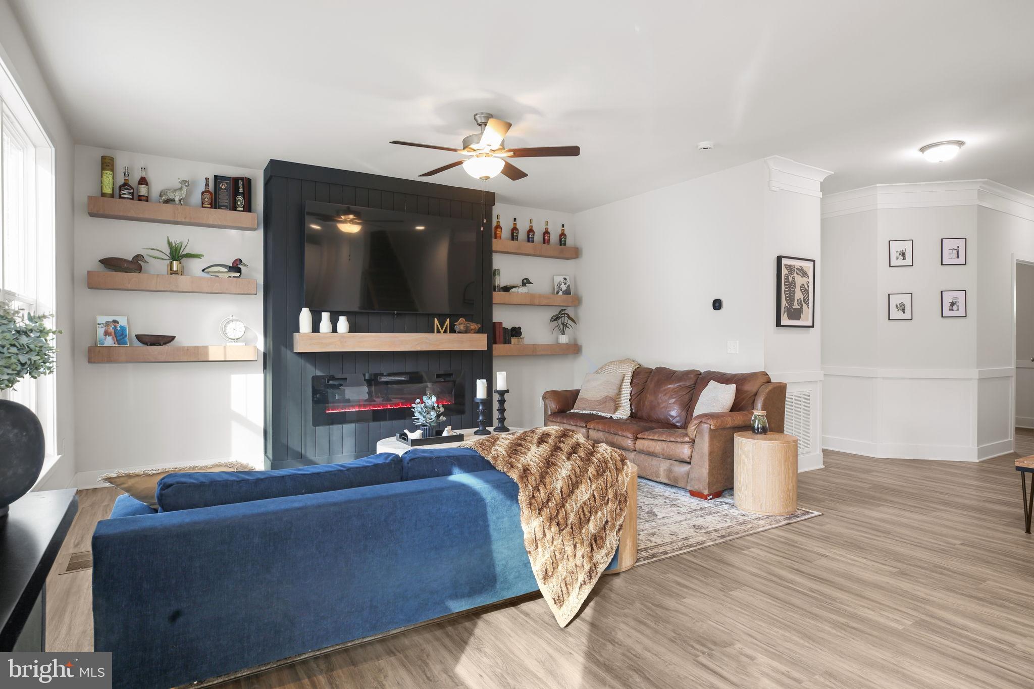 2102 LAKEVIEW PARKWAY