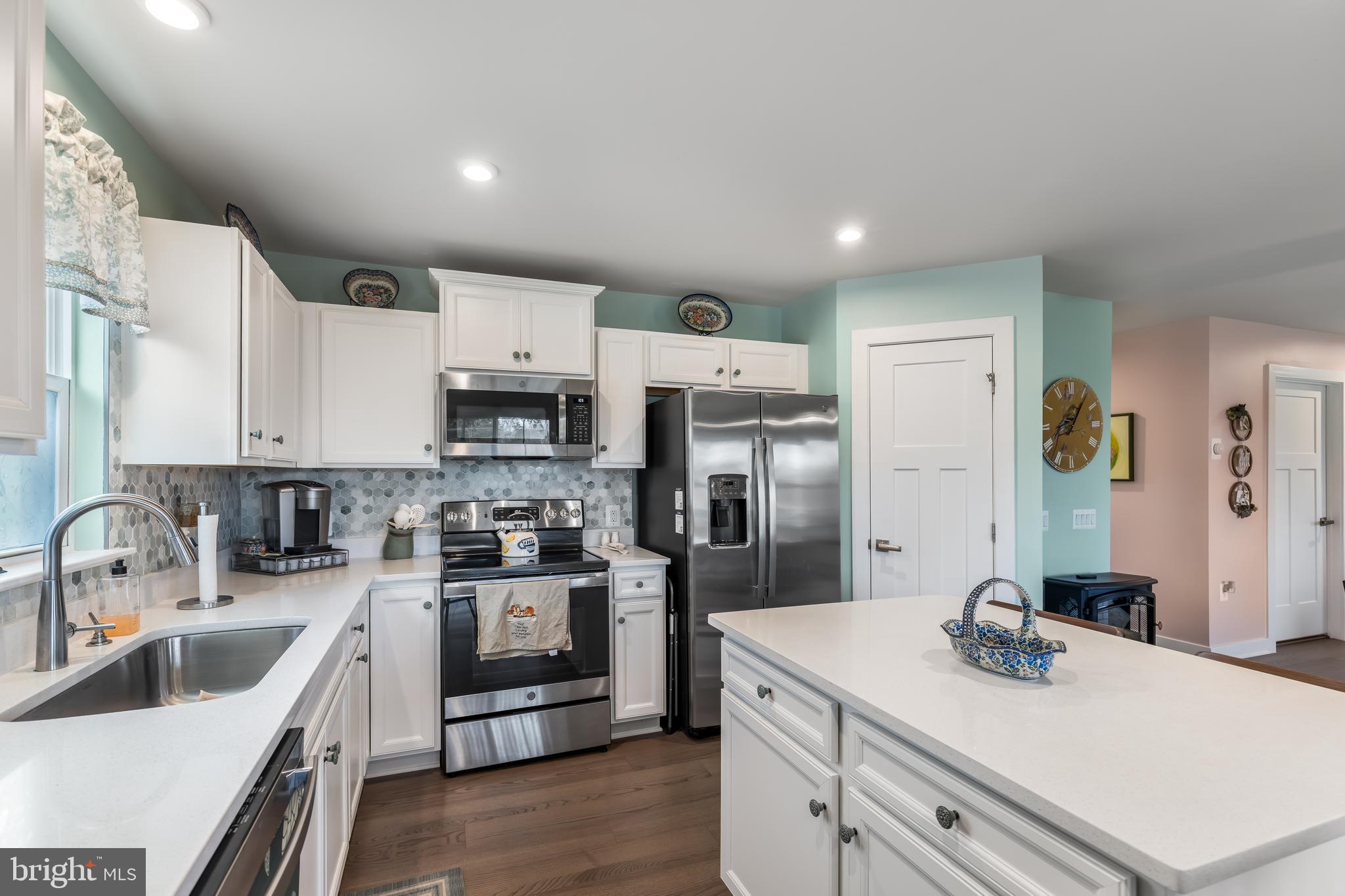 35049 MANSOURS DRIVE