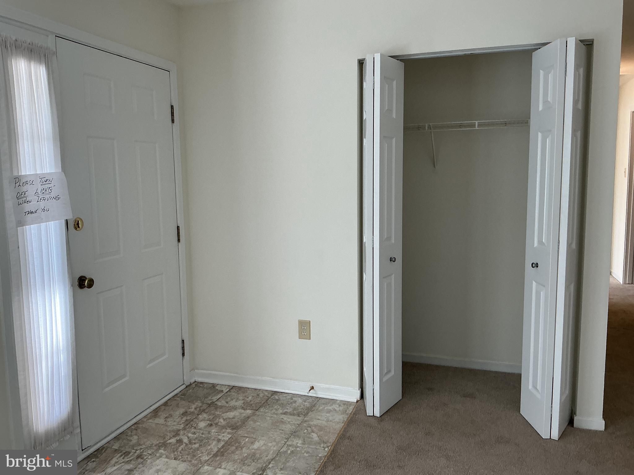 1006 LAKEVIEW PARKWAY