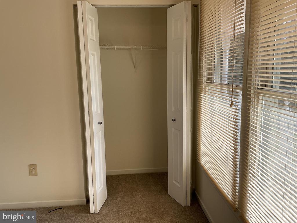 1006 LAKEVIEW PARKWAY