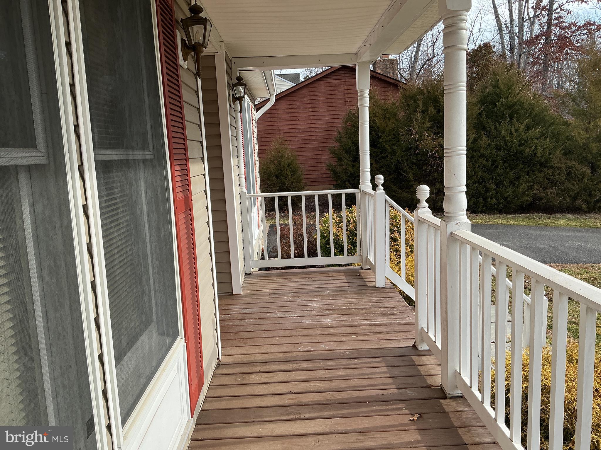 1006 LAKEVIEW PARKWAY
