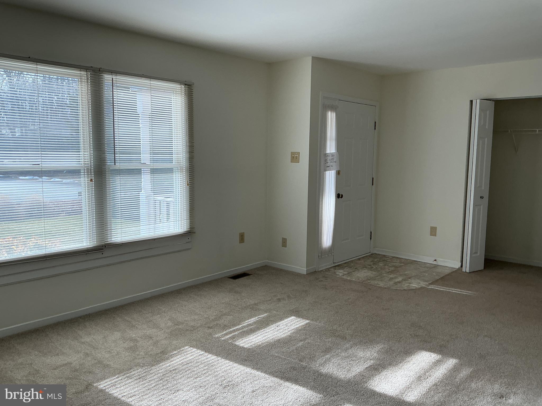 1006 LAKEVIEW PARKWAY