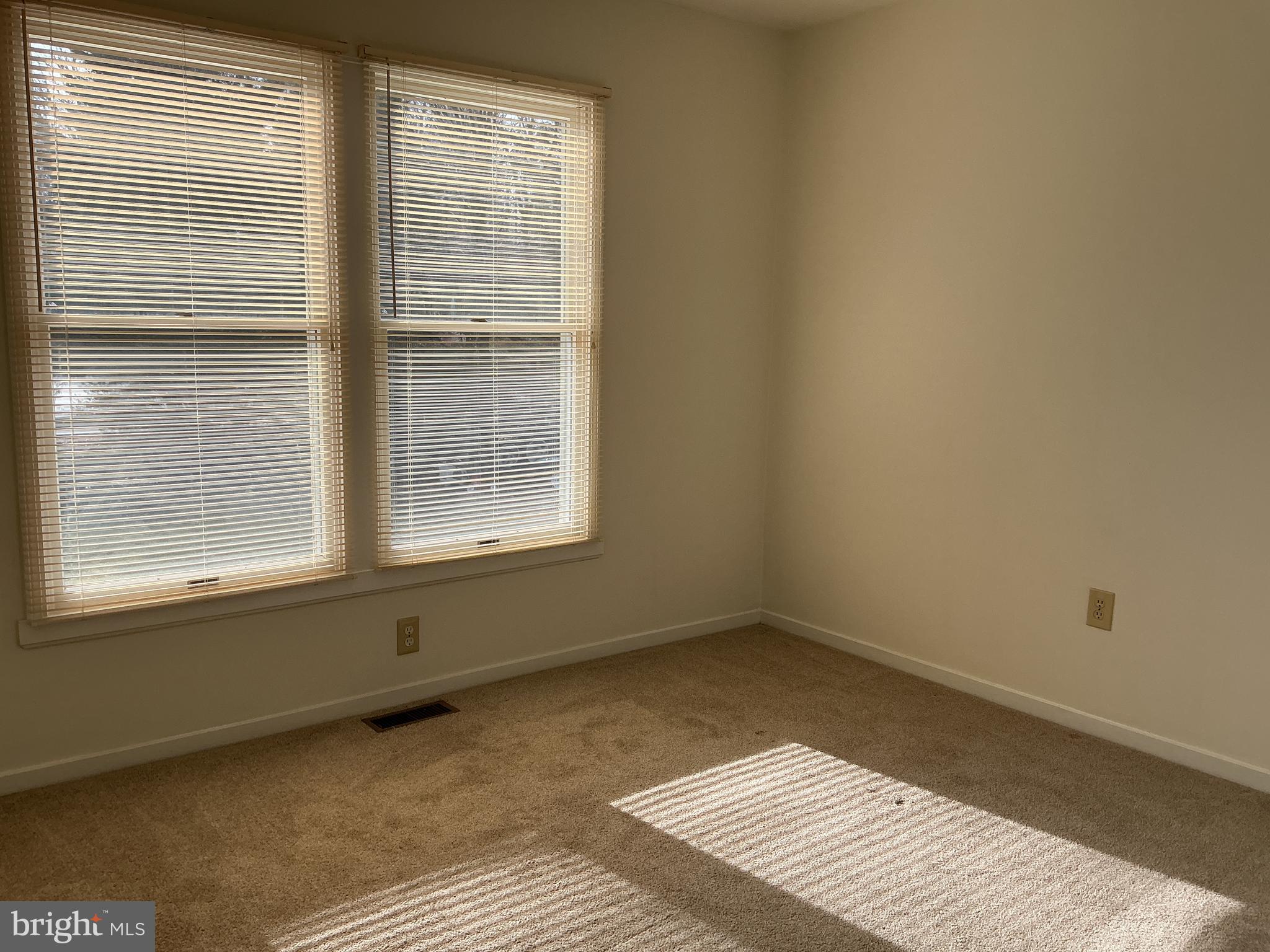 1006 LAKEVIEW PARKWAY