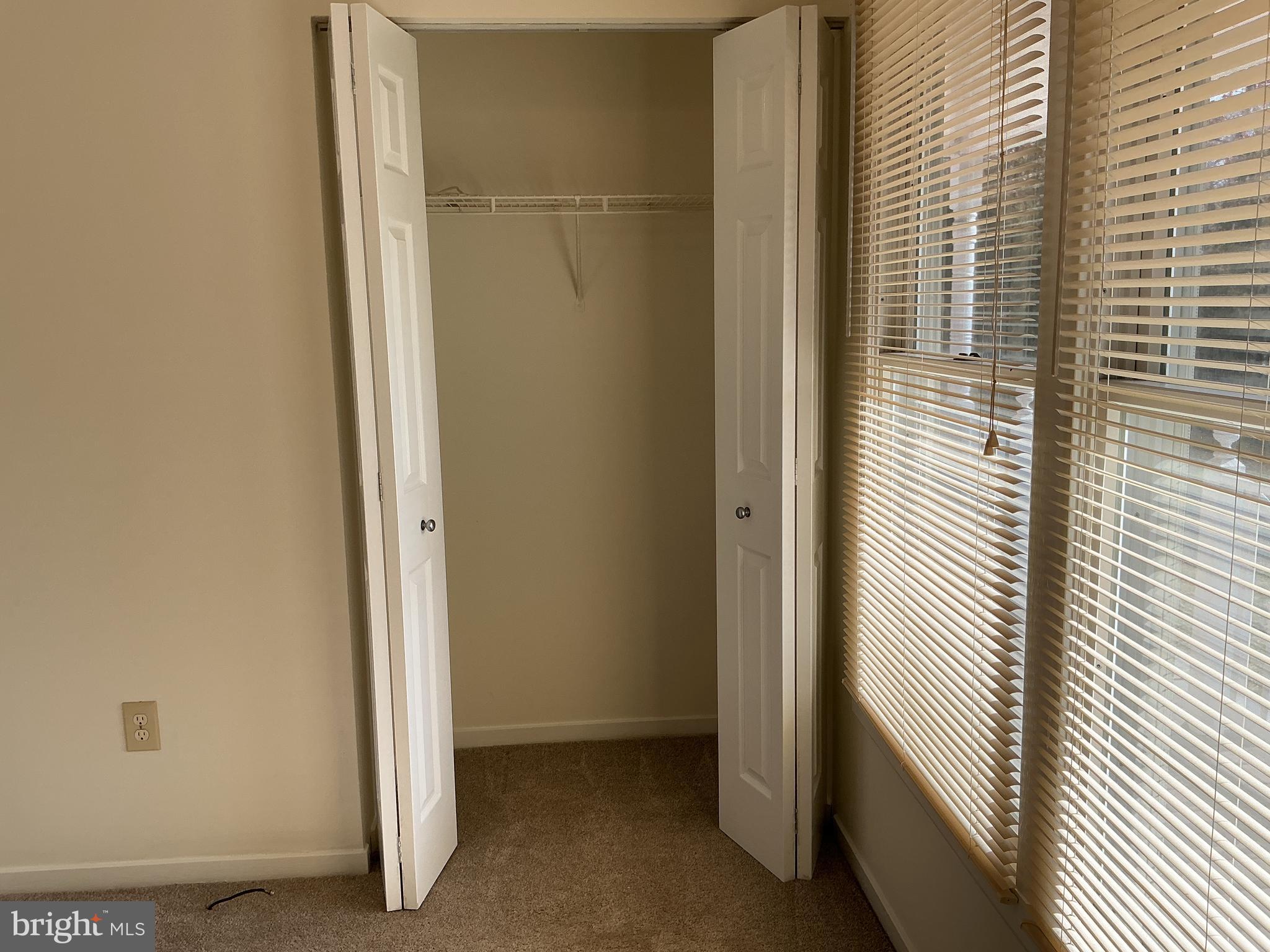 1006 LAKEVIEW PARKWAY