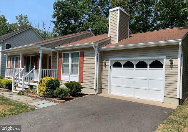 1006 LAKEVIEW PARKWAY
