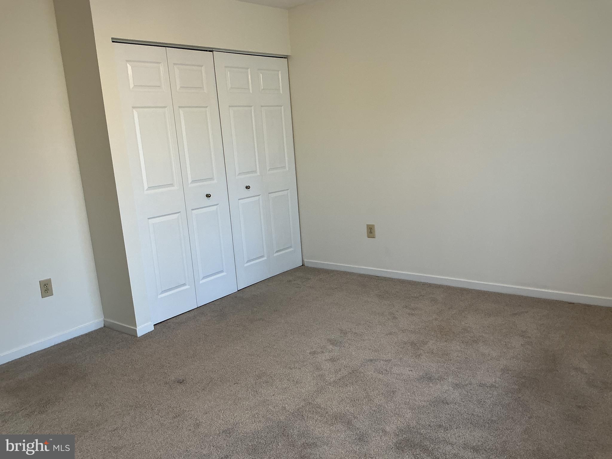 1006 LAKEVIEW PARKWAY