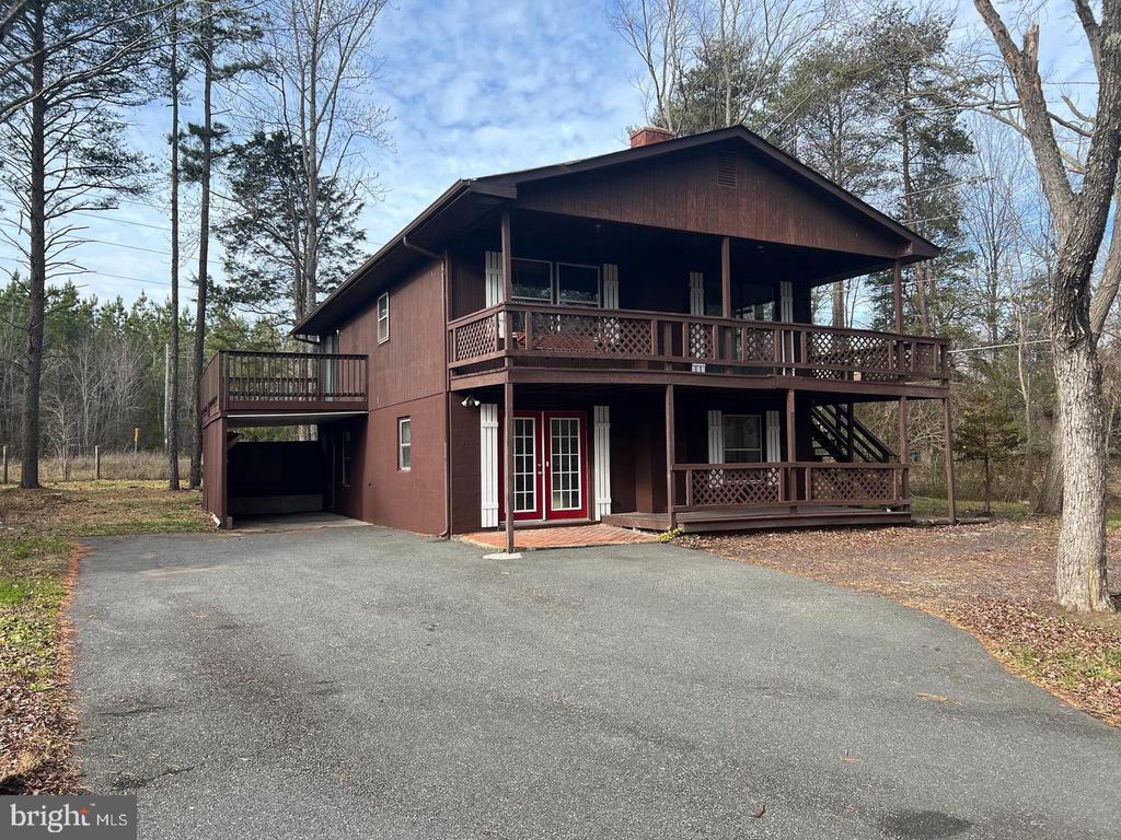 802 YORKTOWN BOULEVARD