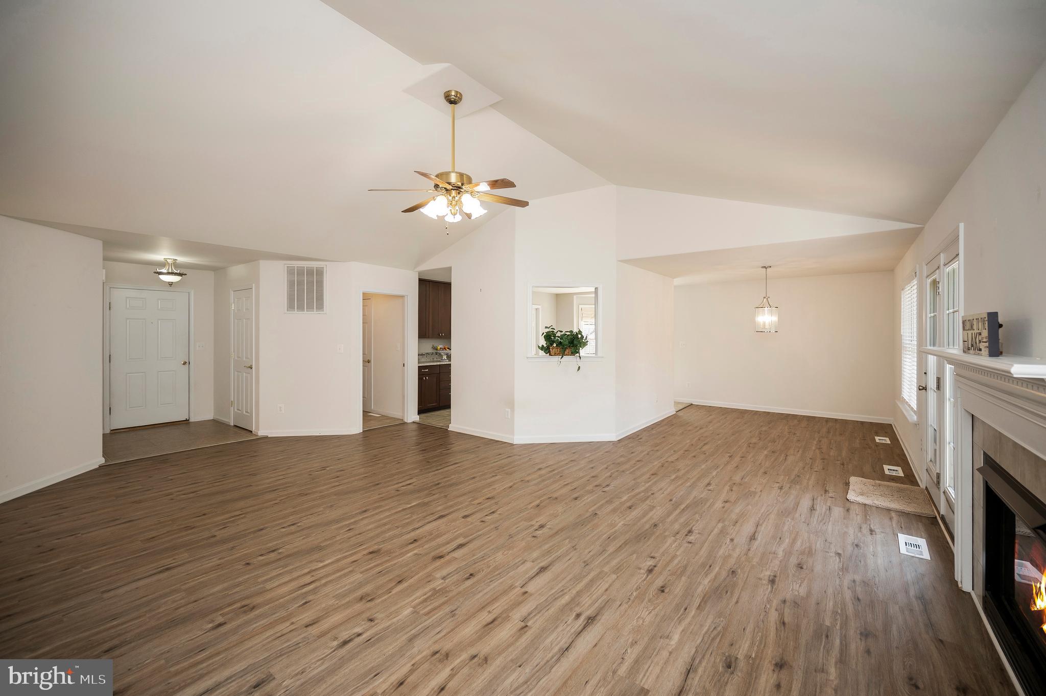 105 ASPEN COURT