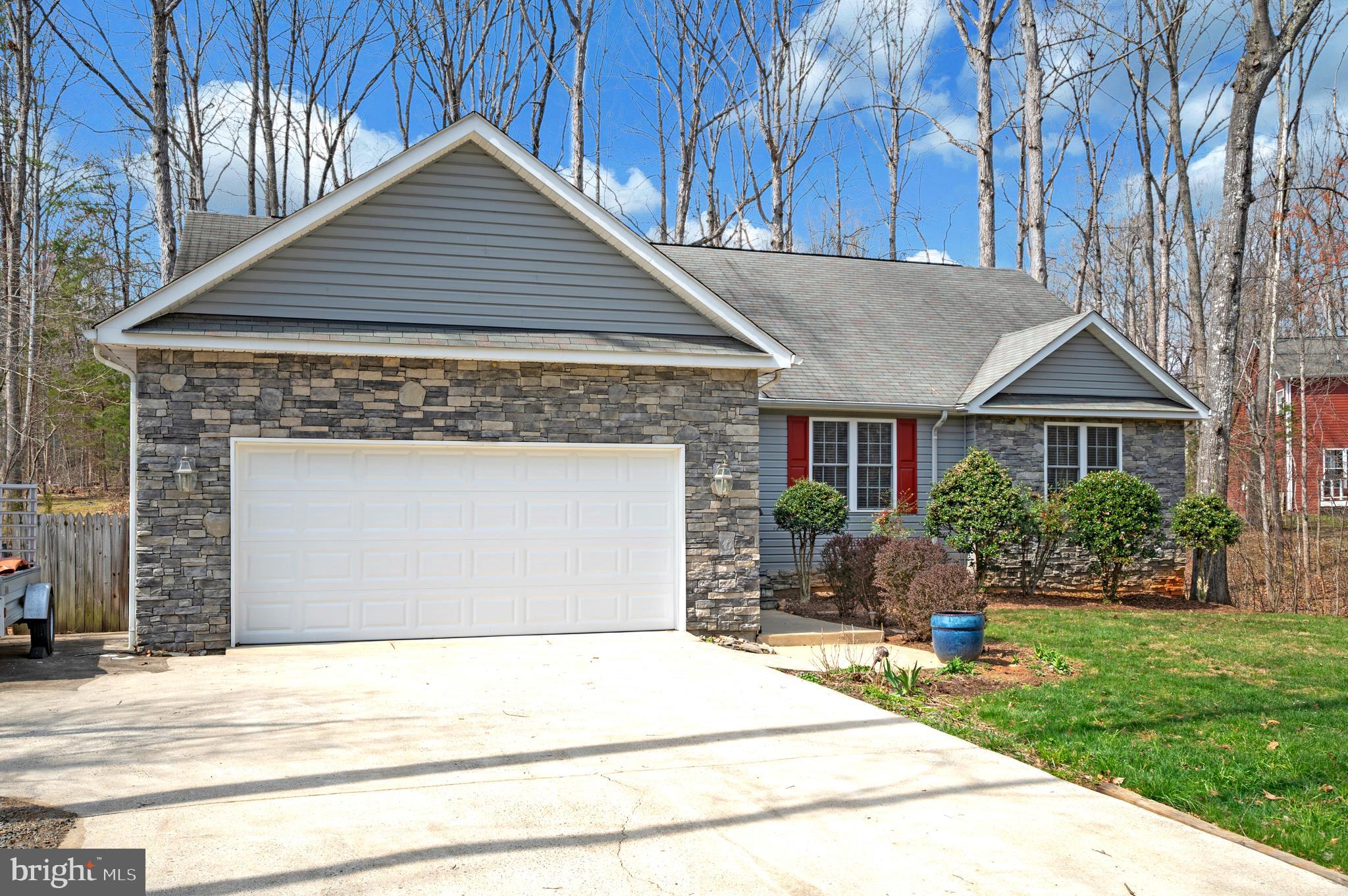 105 ASPEN COURT