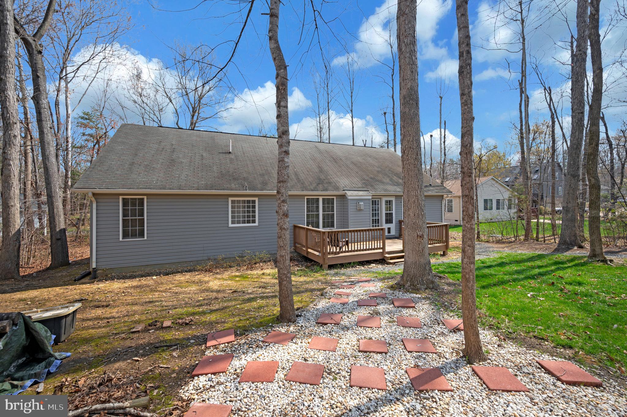 105 ASPEN COURT
