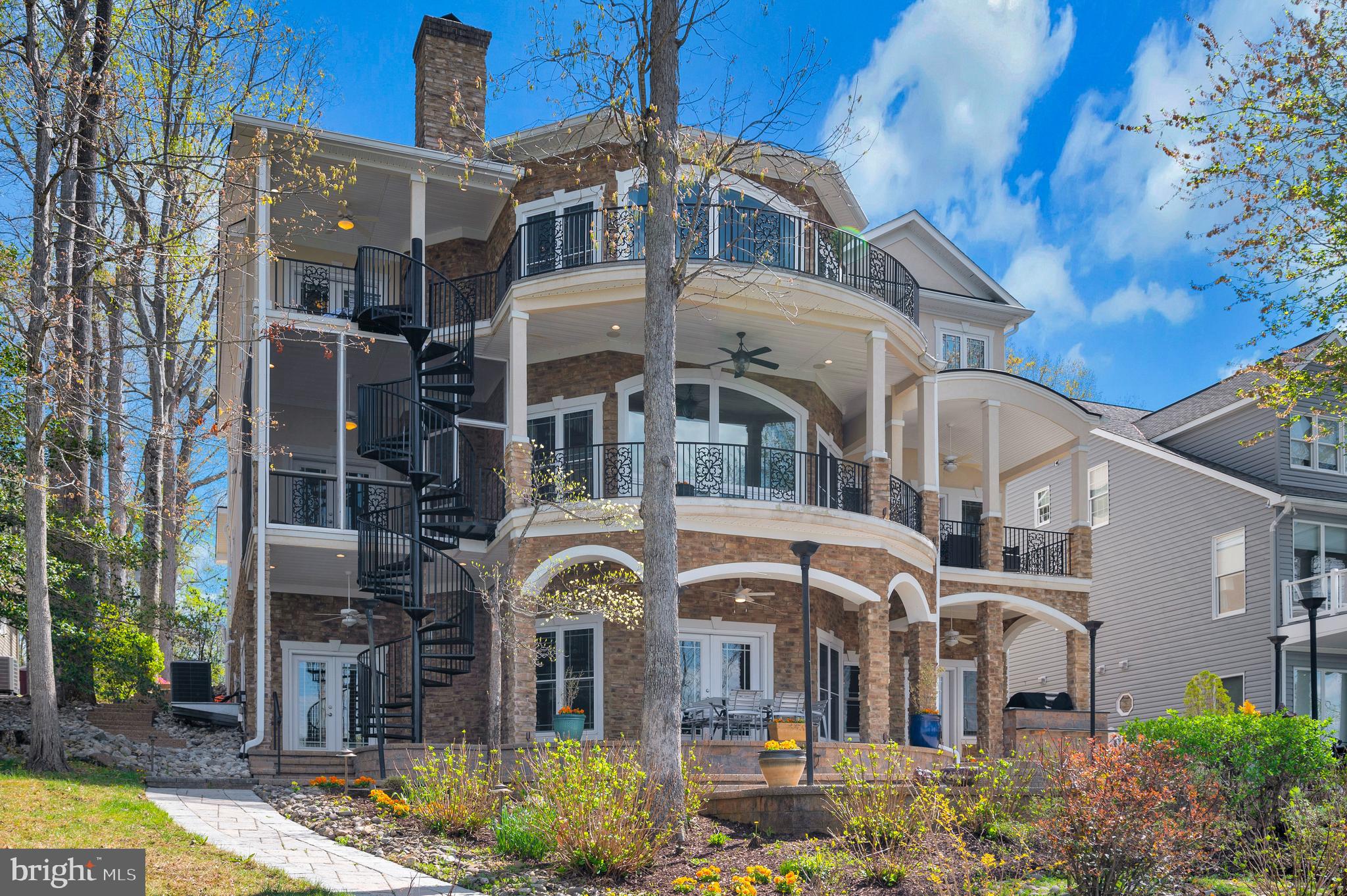 206 MADISON CIRCLE