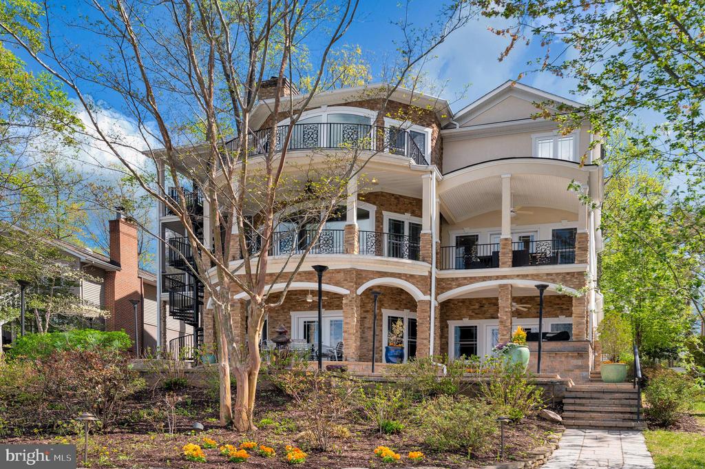 206 MADISON CIRCLE