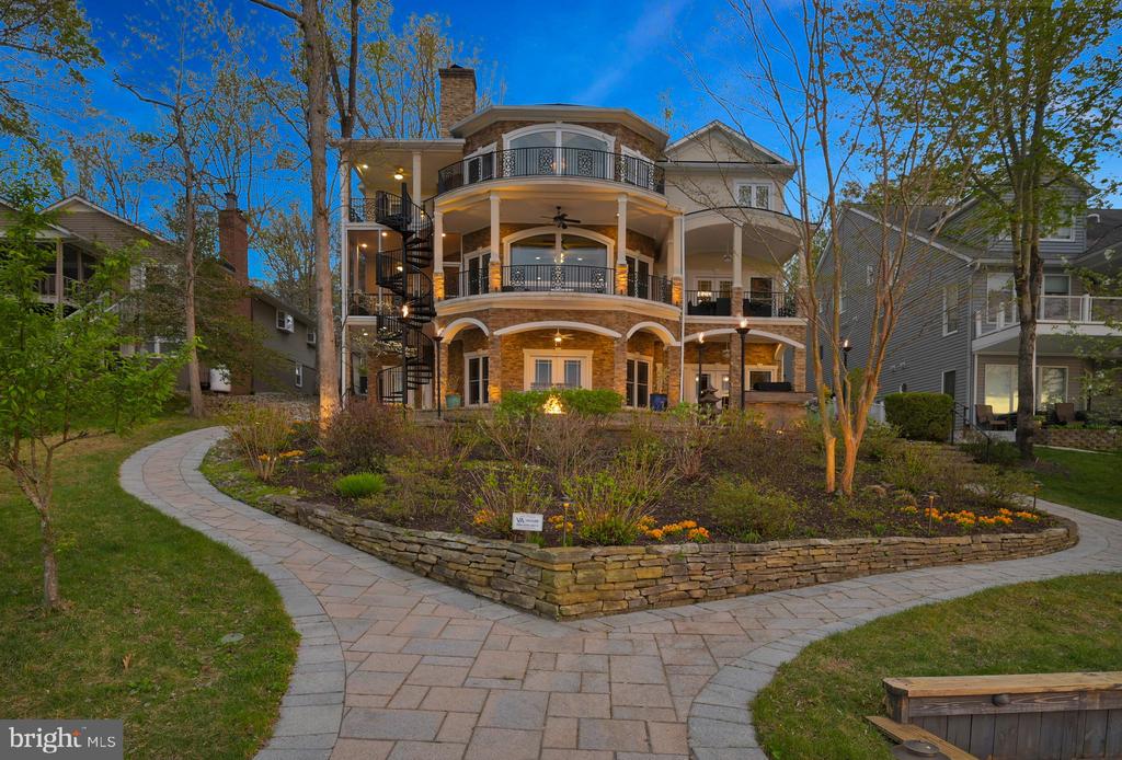 206 MADISON CIRCLE