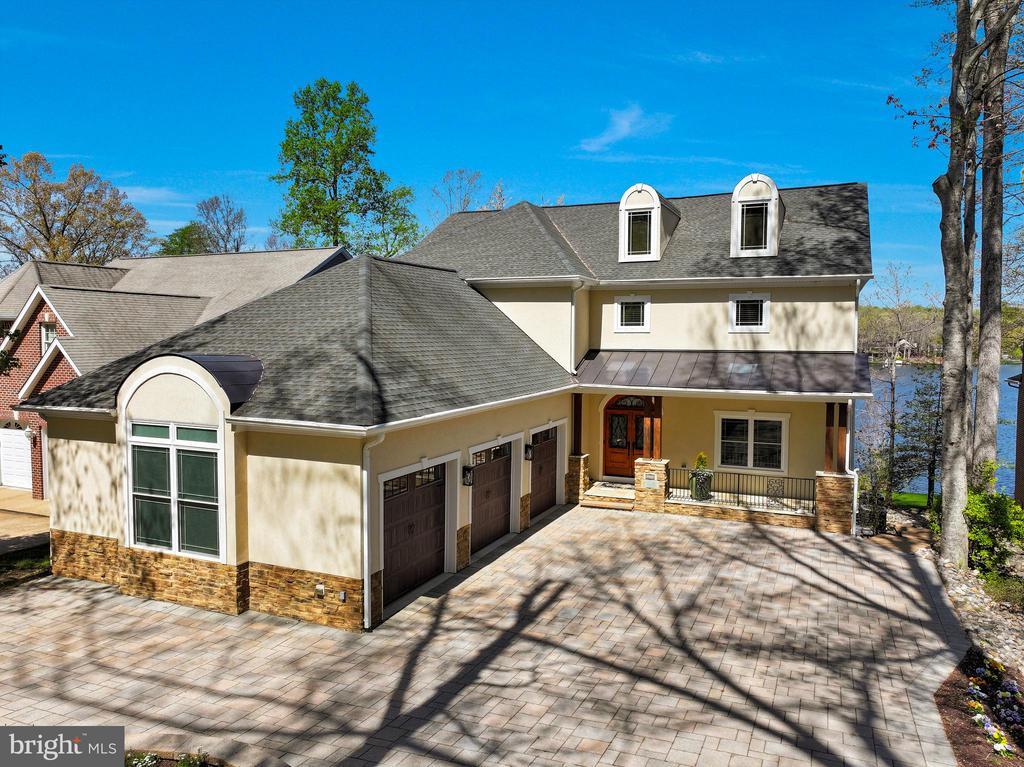 206 MADISON CIRCLE