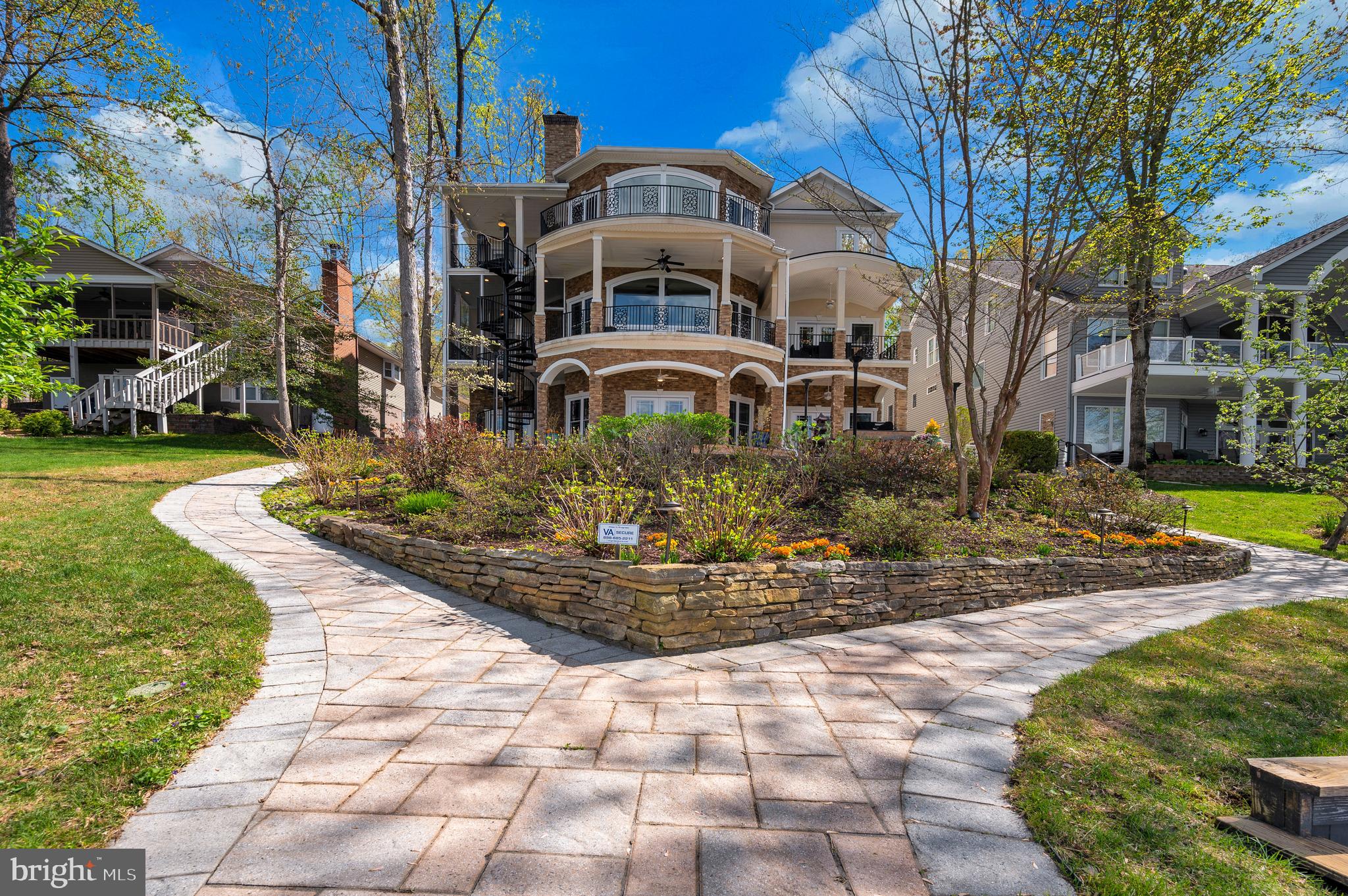 206 MADISON CIRCLE