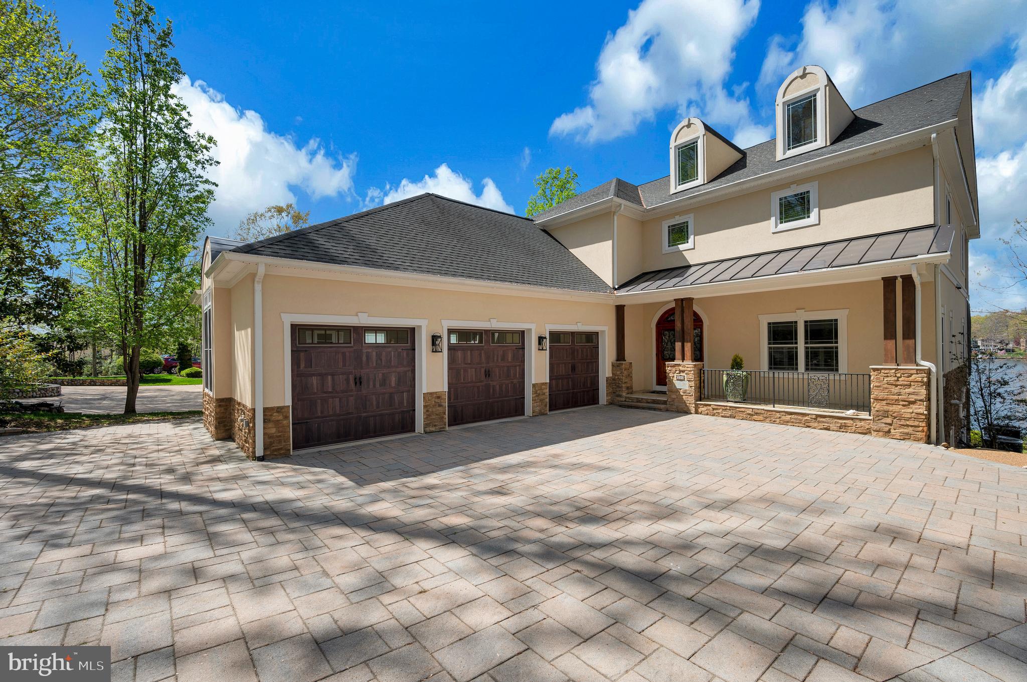 206 MADISON CIRCLE