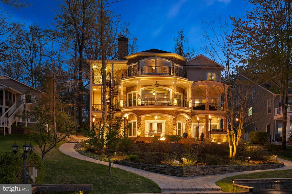 206 MADISON CIRCLE