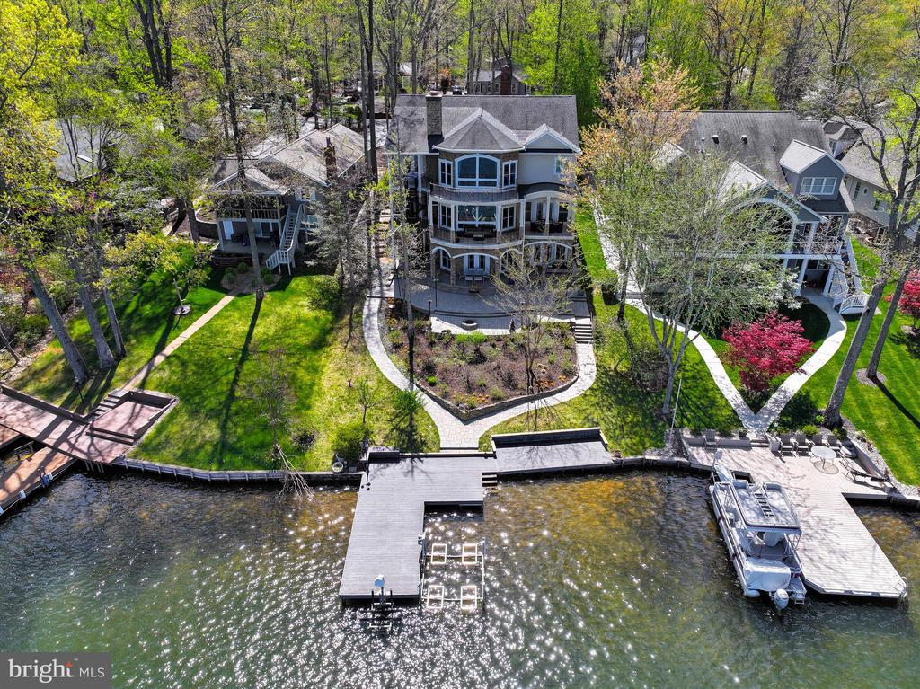 206 MADISON CIRCLE