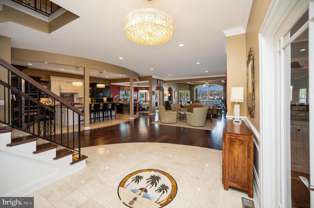 206 MADISON CIRCLE