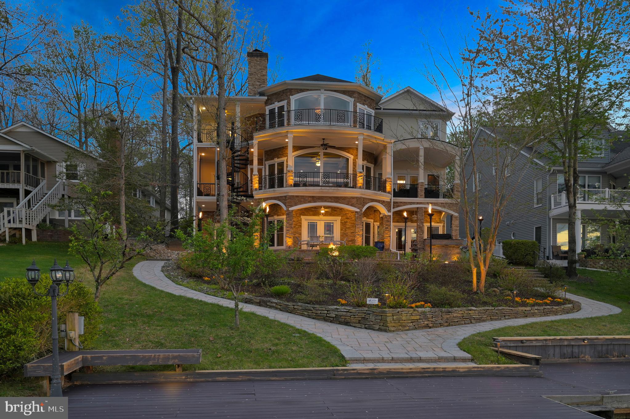 206 MADISON CIRCLE