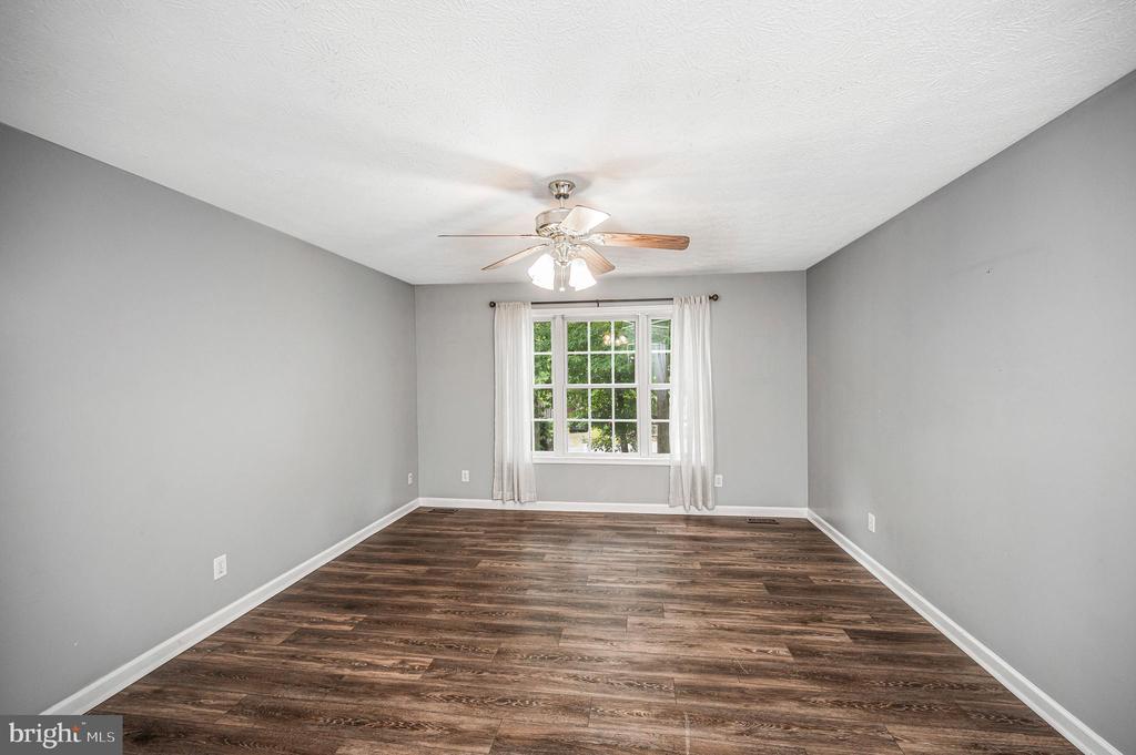 305 BIRDIE ROAD