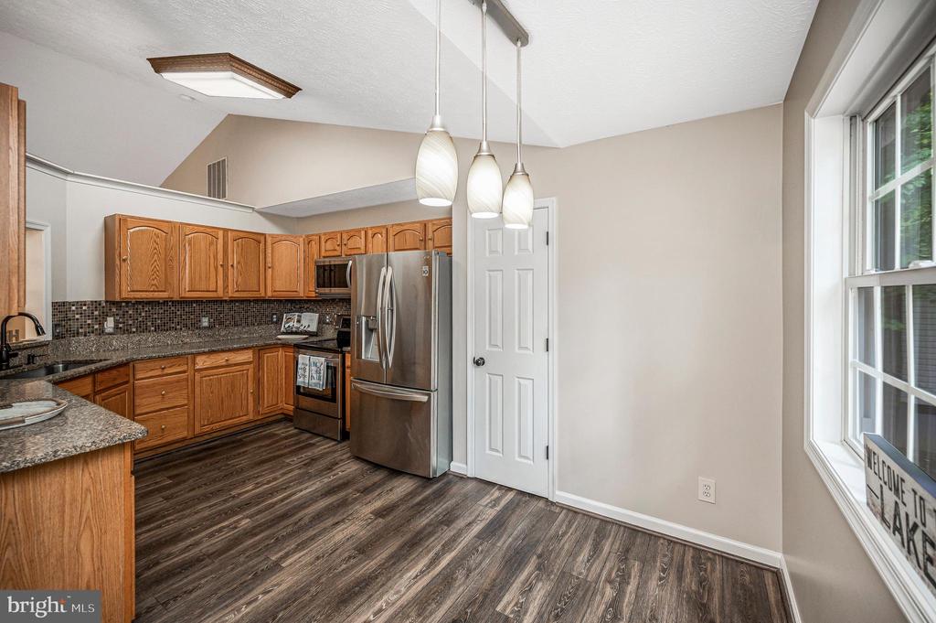 305 BIRDIE ROAD