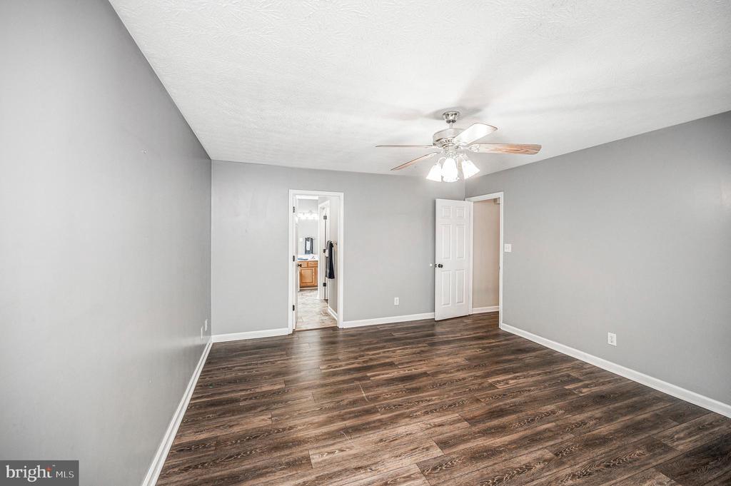 305 BIRDIE ROAD
