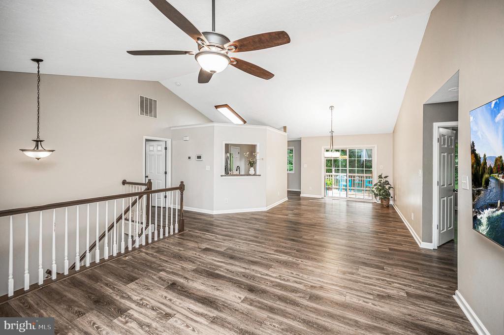 305 BIRDIE ROAD