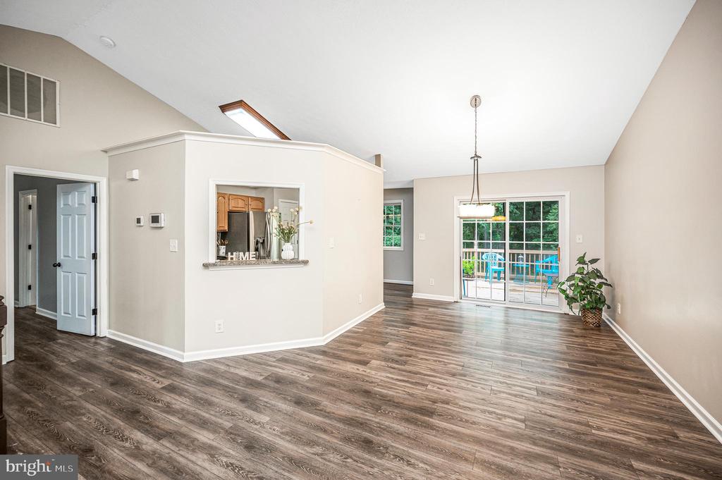 305 BIRDIE ROAD