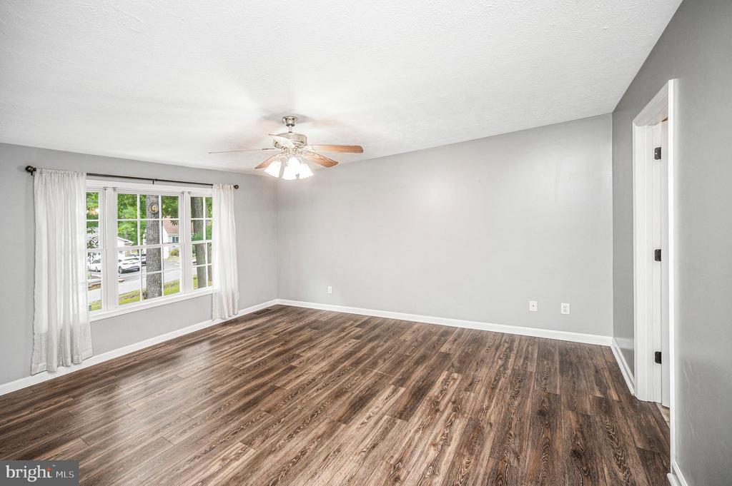 305 BIRDIE ROAD