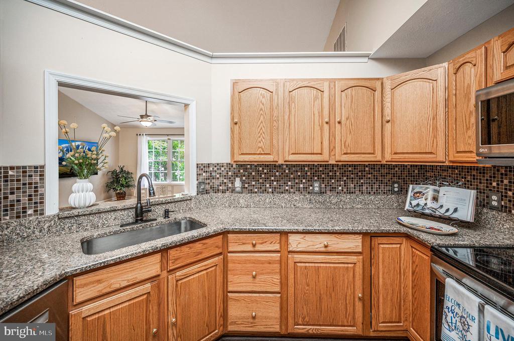 305 BIRDIE ROAD