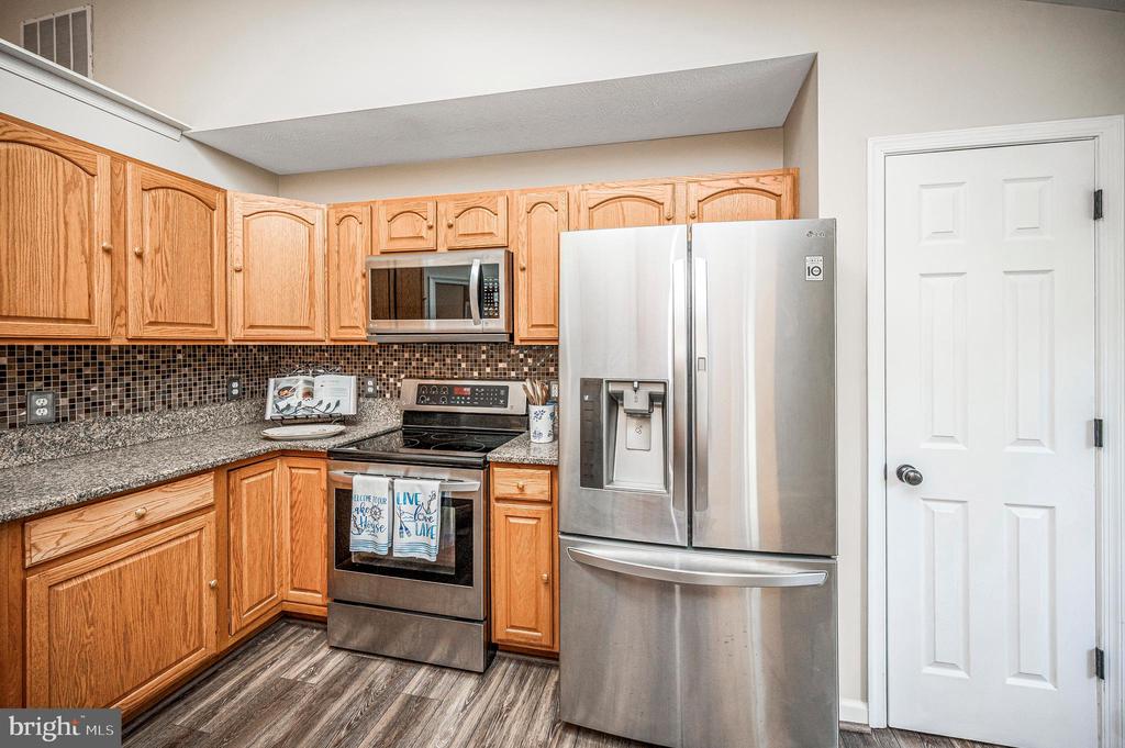 305 BIRDIE ROAD