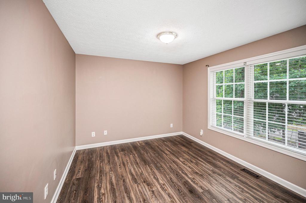 305 BIRDIE ROAD