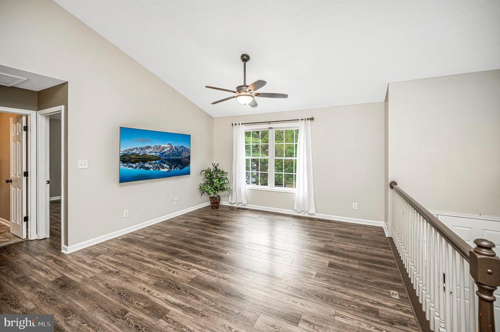 305 BIRDIE ROAD