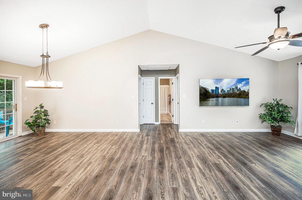 305 BIRDIE ROAD