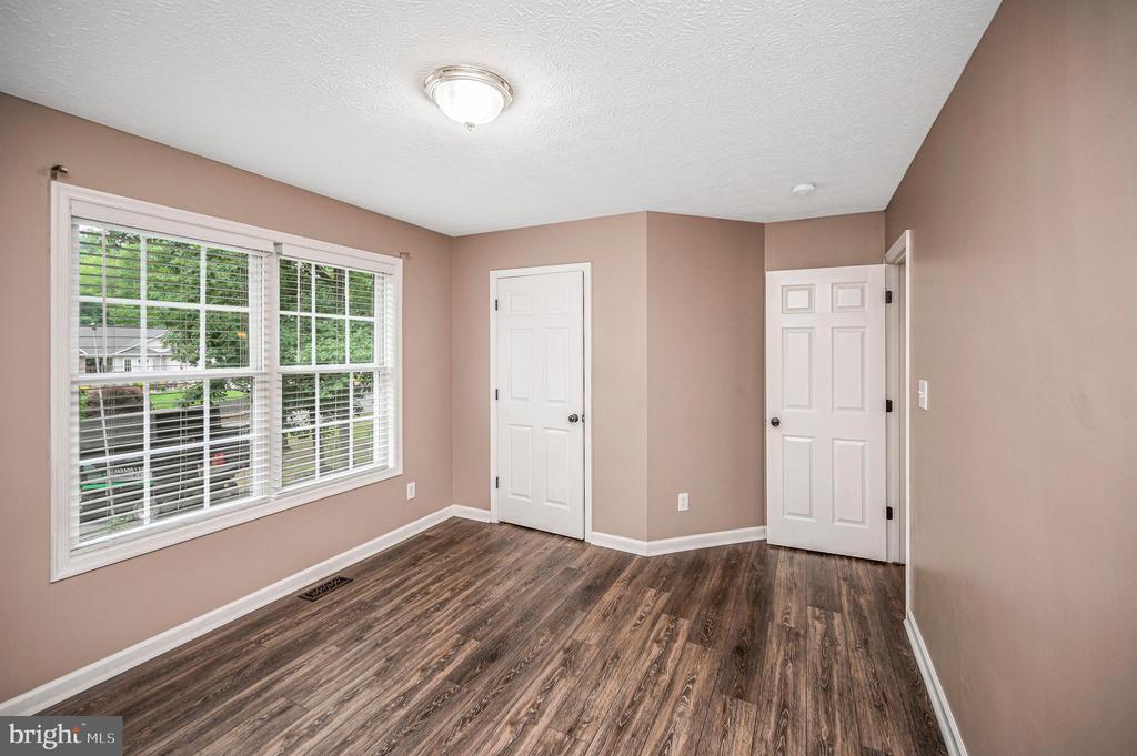 305 BIRDIE ROAD