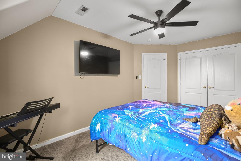 1472 MORRIS POND DRIVE