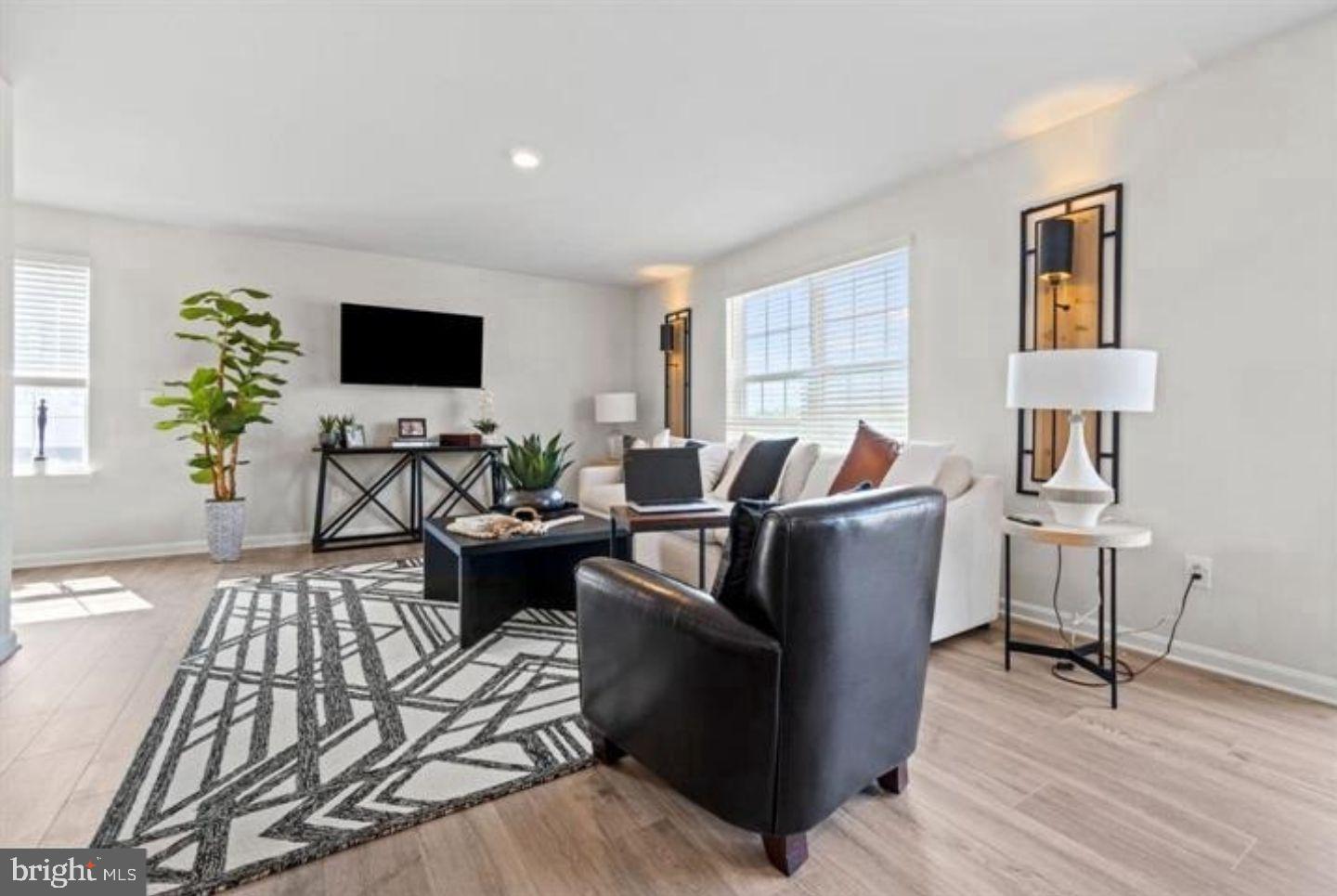 3216 WHITE TAIL DRIVE