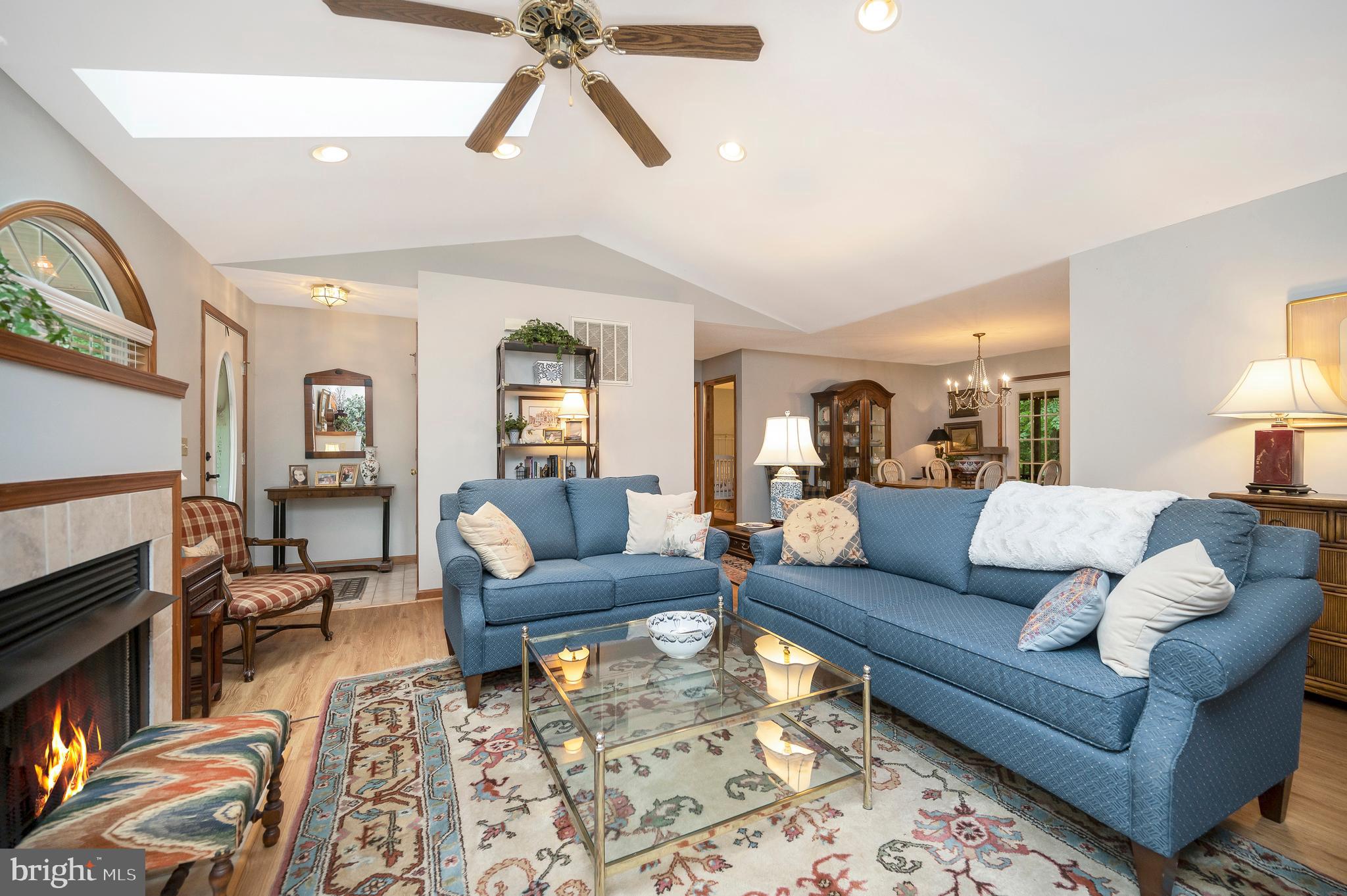 2402 LAKEVIEW PARKWAY