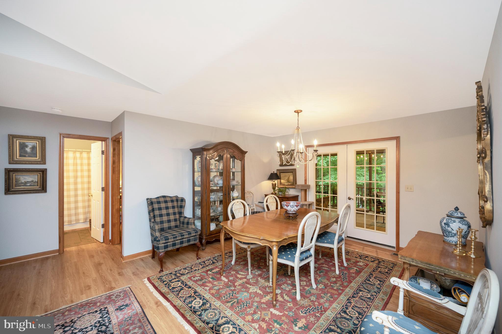 2402 LAKEVIEW PARKWAY