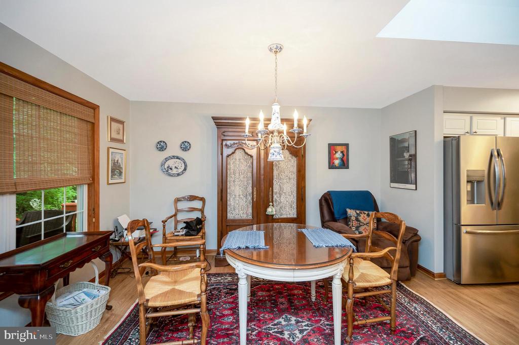 2402 LAKEVIEW PARKWAY