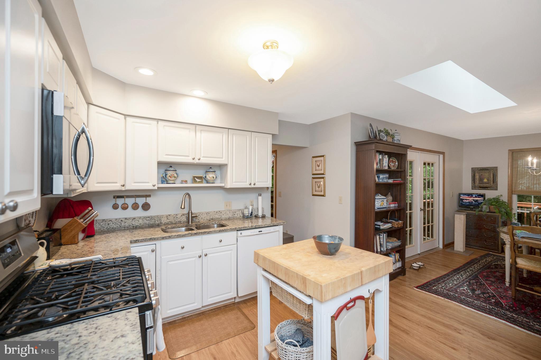 2402 LAKEVIEW PARKWAY