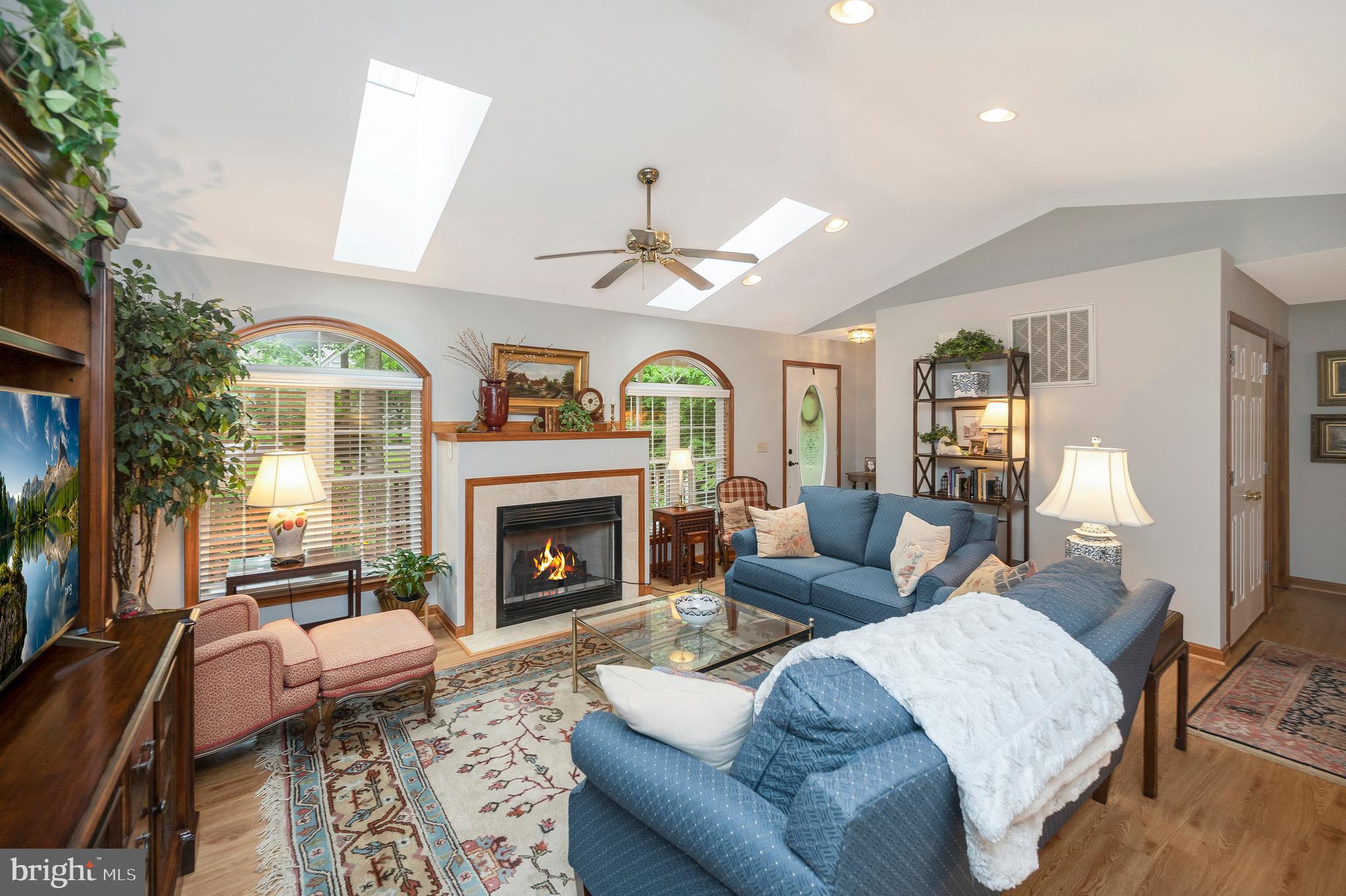 2402 LAKEVIEW PARKWAY